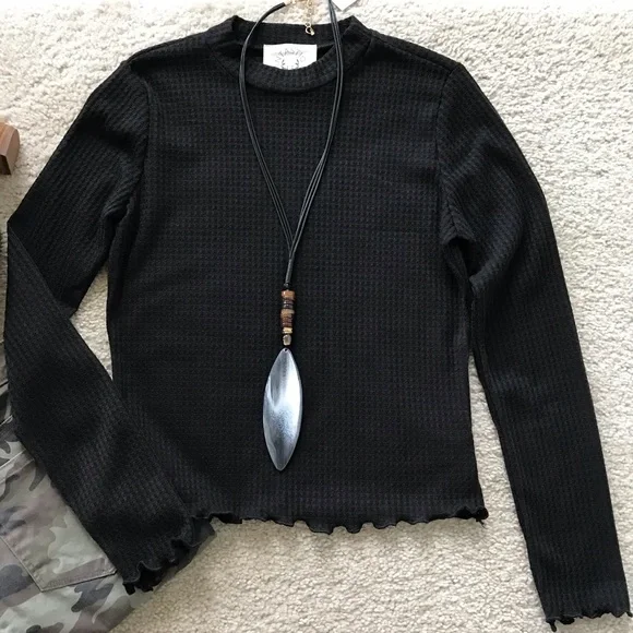 Black Cropped, Waffle Knit Top - Picture 6 of 11